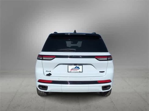 New 2025 Jeep Grand Cherokee Summit image 7