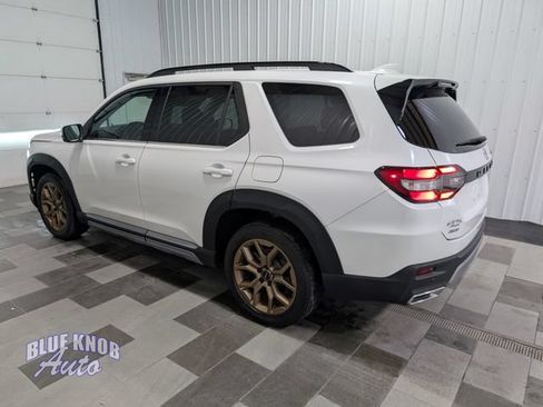 Used 2023 Honda Pilot Elite image 2