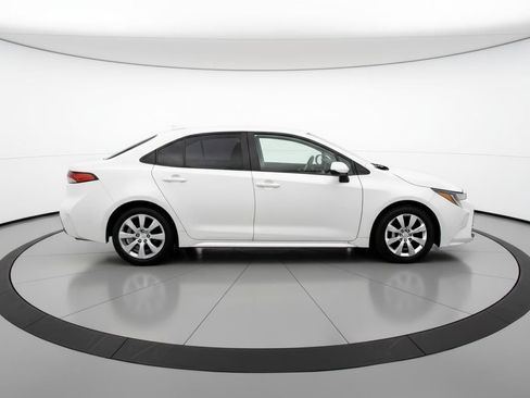 Used 2025 Toyota Corolla LE image 11