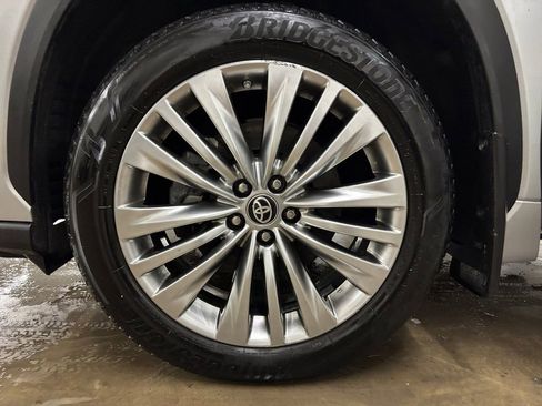 Used 2023 Toyota Highlander Platinum image 36