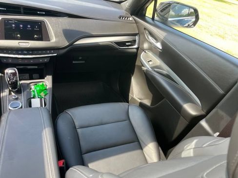 Used 2023 Cadillac XT4 Premium Luxury w/ Technology Package FWD image 33