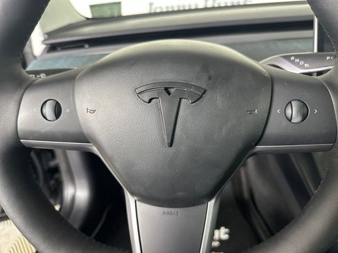Used 2022 Tesla Model 3 Standard Range RWD image 11