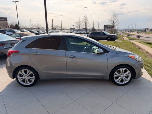 Used 2015 Hyundai Elantra GT w/ Option Group 03 image 6