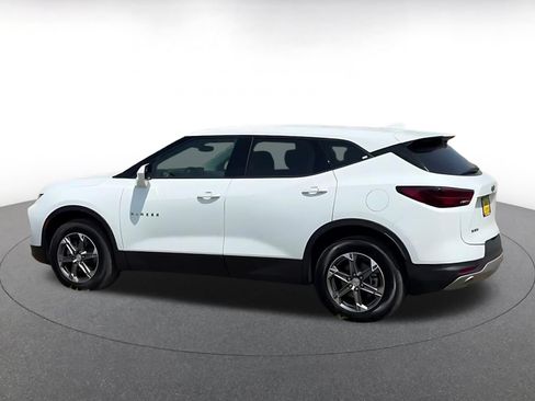 Used 2025 Chevrolet Blazer LT FWD image 8