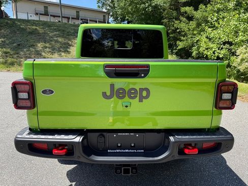 New 2025 Jeep Gladiator Rubicon image 8