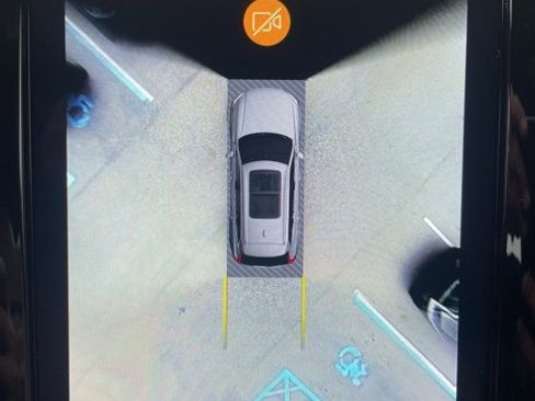 Certified 2024 Volvo XC90 B6 Ultimate w/ Protection Package Premier image 23