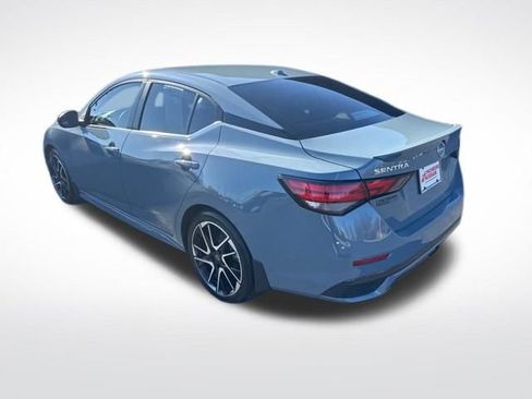 Used 2024 Nissan Sentra SR w/ SR Premium Package image 3