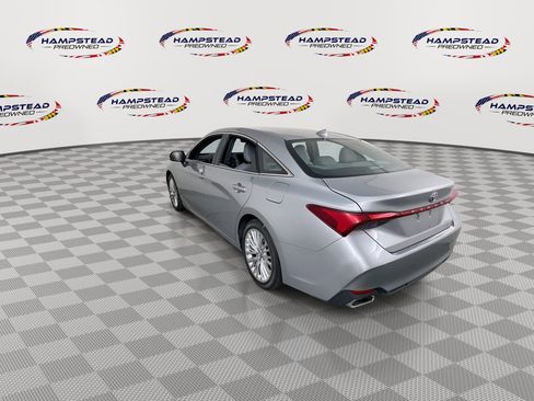 Used 2019 Toyota Avalon Limited image 6