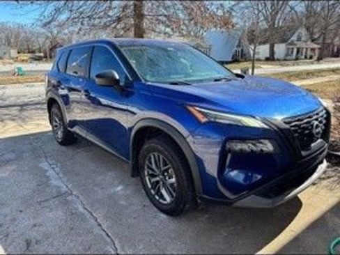 Used 2023 Nissan Rogue S image 3