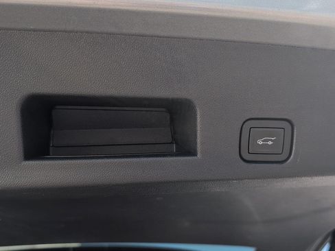 Certified 2025 Chevrolet Traverse LT AWD/4WD image 14