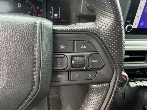 Used 2024 Toyota Tacoma SR5 AWD/4WD image 33
