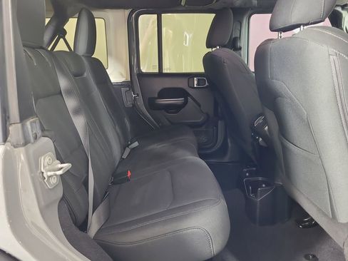 Used 2019 Jeep Wrangler Unlimited Sport S AWD/4WD image 19