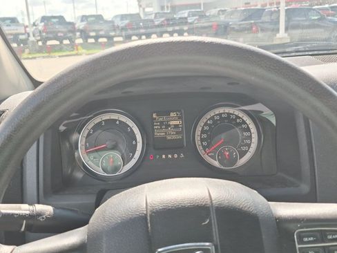Used 2017 RAM 1500 Classic SLT AWD/4WD image 9