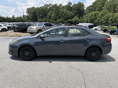 Used 2018 Toyota Corolla L FWD image 4