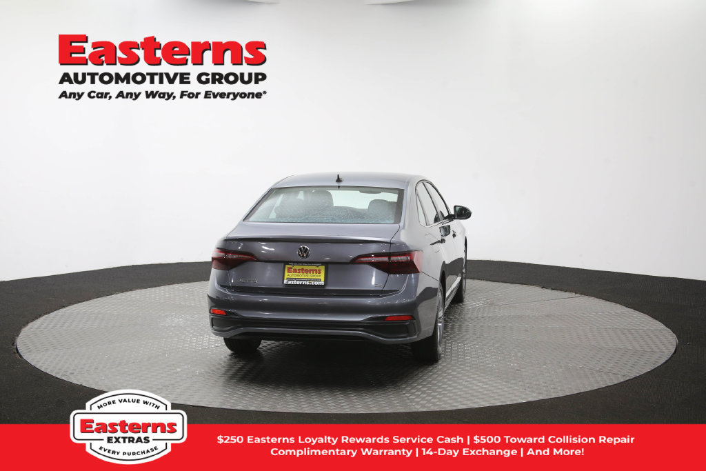 Used 2024 Volkswagen Jetta SE FWD image 39