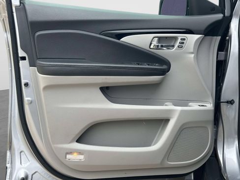 Used 2022 Honda Pilot Elite image 18