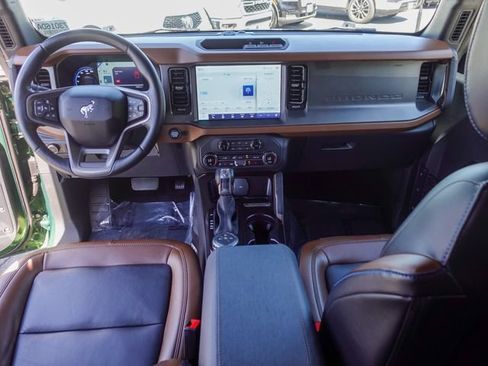 Used 2024 Ford Bronco Outer Banks AWD/4WD image 30