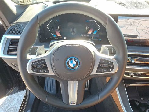 Certified 2025 BMW X5 xDrive50e w/ M Sport Package image 20
