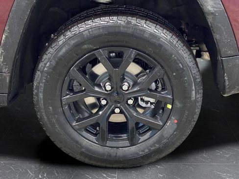 New 2026 Jeep Grand Cherokee Altitude AWD/4WD image 37