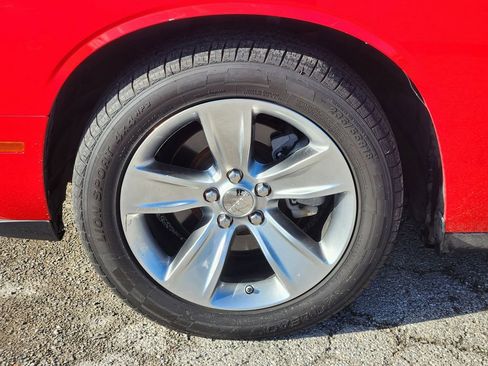 Used 2022 Dodge Challenger SXT image 12