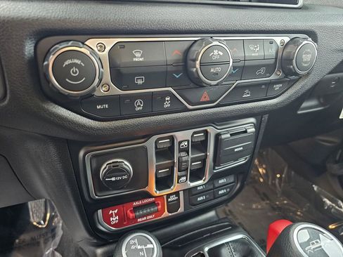 New 2026 Jeep Gladiator Willys image 21