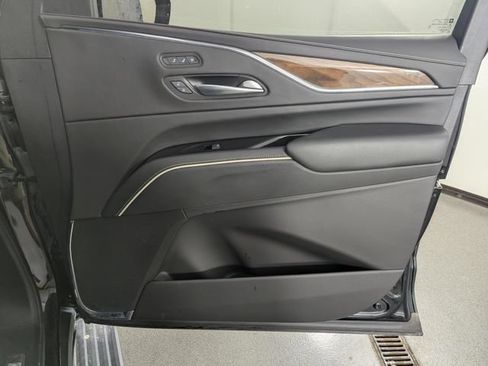 Used 2023 Cadillac Escalade Sport Platinum w/ LPO, ONYX Package AWD/4WD image 23