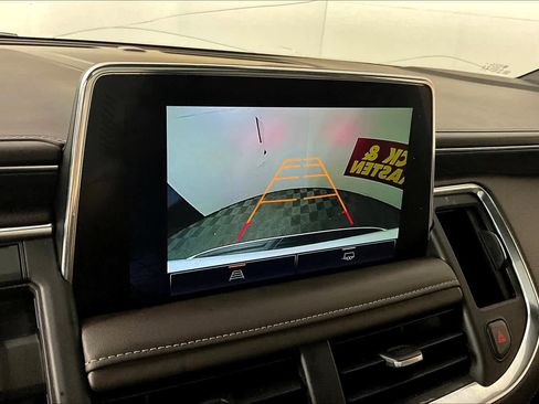 Used 2023 GMC Yukon XL SLT image 18