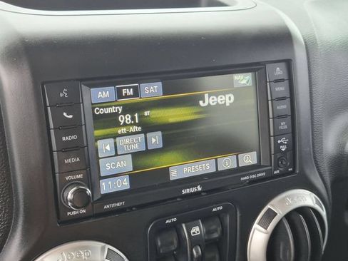 Used 2014 Jeep Wrangler Unlimited Sahara AWD/4WD image 23