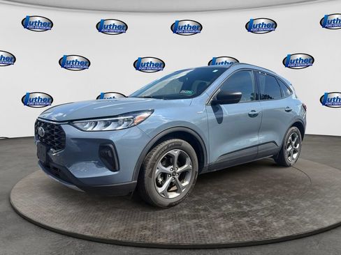 Used 2025 Ford Escape ST-Line FWD image 1