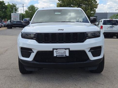 New 2025 Jeep Grand Cherokee Altitude image 5