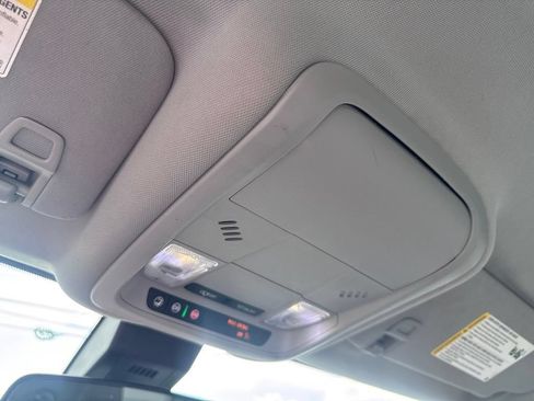 Used 2020 Chevrolet Equinox LS w/ LPO, Floor Liner Package FWD image 21