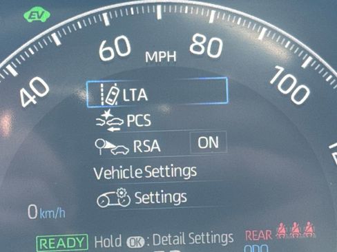 Used 2025 Toyota RAV4 LE AWD/4WD image 18