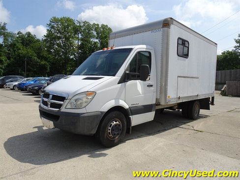 Used 2007 Dodge Sprinter 3500 RWD image 3