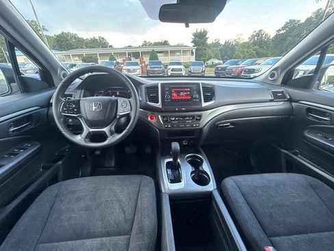 Used 2020 Honda Pilot LX image 11