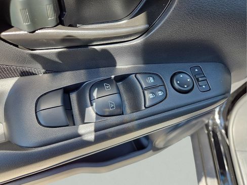 Used 2025 Nissan Kicks Play S FWD image 14