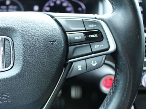Used 2018 Honda Accord Sport image 22