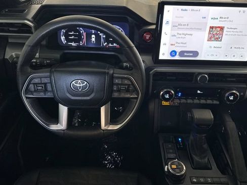 Used 2024 Toyota Tacoma TRD Off-Road w/ TRD Off Road Premium Package AWD/4WD image 17