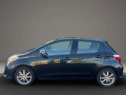 Used 2012 Toyota Yaris SE image 2