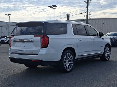 Used 2023 GMC Yukon XL Denali AWD/4WD image 4
