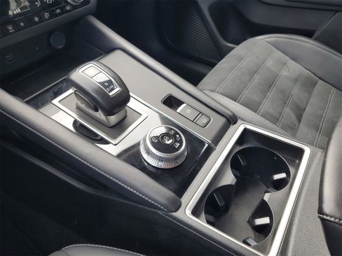 Used 2024 Mitsubishi Outlander SE image 19