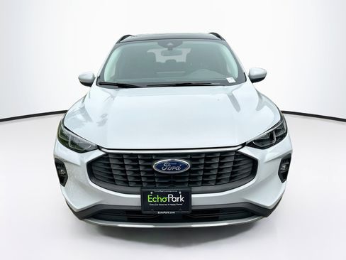Used 2025 Ford Escape Platinum AWD/4WD image 2