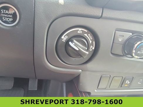 Used 2025 Nissan Frontier PRO-4X AWD/4WD image 34