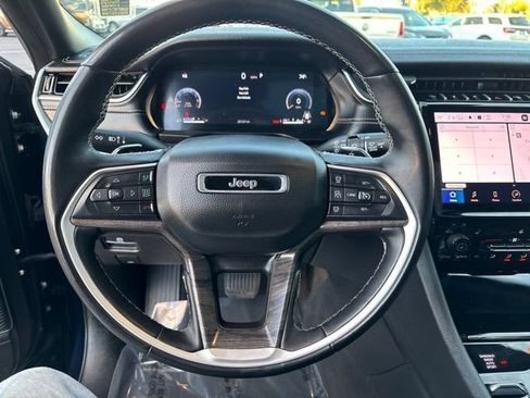 Used 2024 Jeep Grand Cherokee L Limited w/ Black Appearance Package AWD/4WD image 23