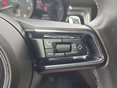 Used 2023 Porsche Macan image 15