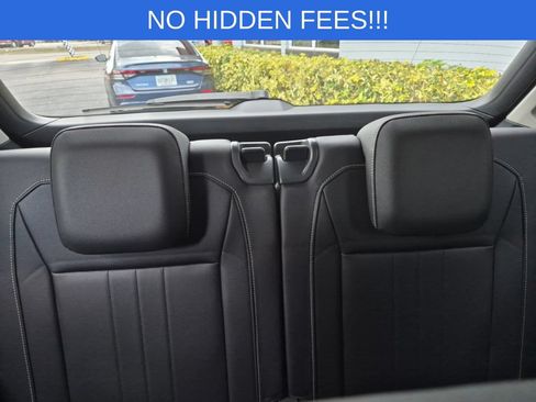 Used 2023 Volkswagen Tiguan SE FWD image 9