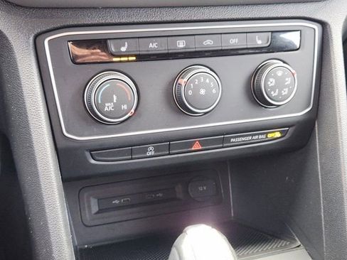 Used 2022 Volkswagen Atlas Cross Sport SE image 21