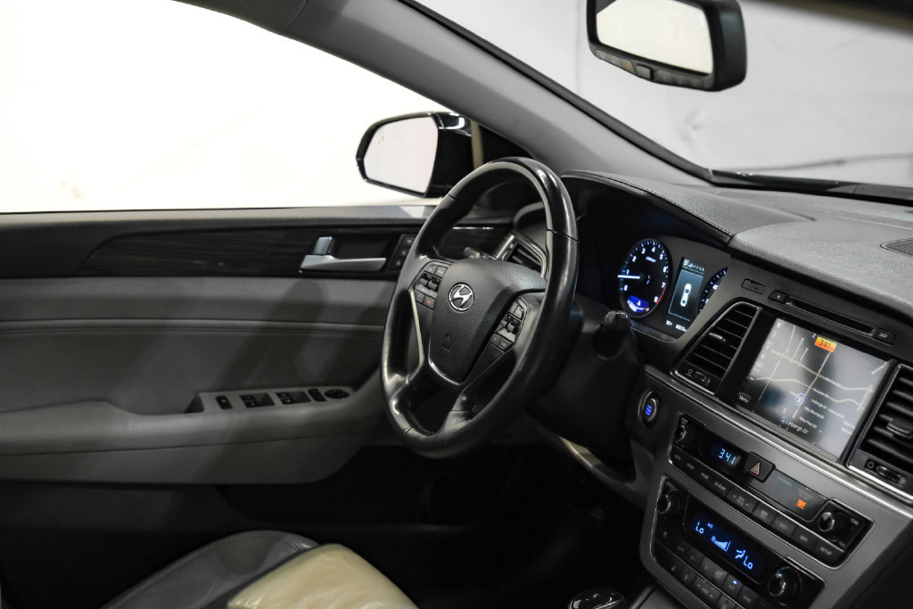Used 2015 Hyundai Sonata Limited w/ Option Group 05 FWD image 15