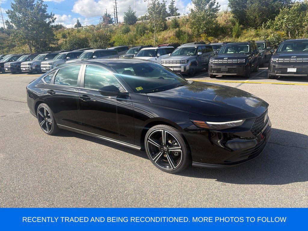 Used 2025 Honda Accord Sport image 1