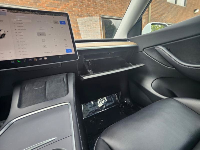 Used 2021 Tesla Model Y Long Range AWD/4WD image 54