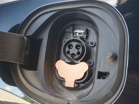 Used 2020 Chevrolet Bolt LT image 33